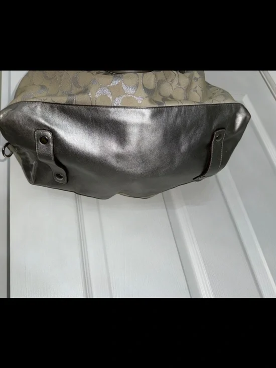 Coach Signature Hobo Handbag in Metallic Silver Zipper Closure Adjustable Strap - Picture 7 of 10